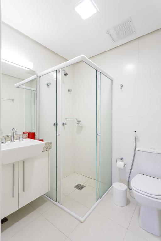  Apartamento com 4 suítes pé na areia