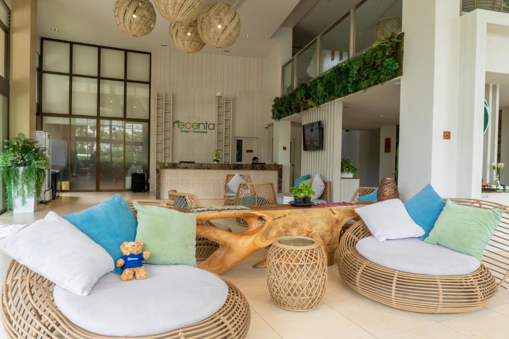 Posezení v ubytování Recenta Suite Phuket Suanluang