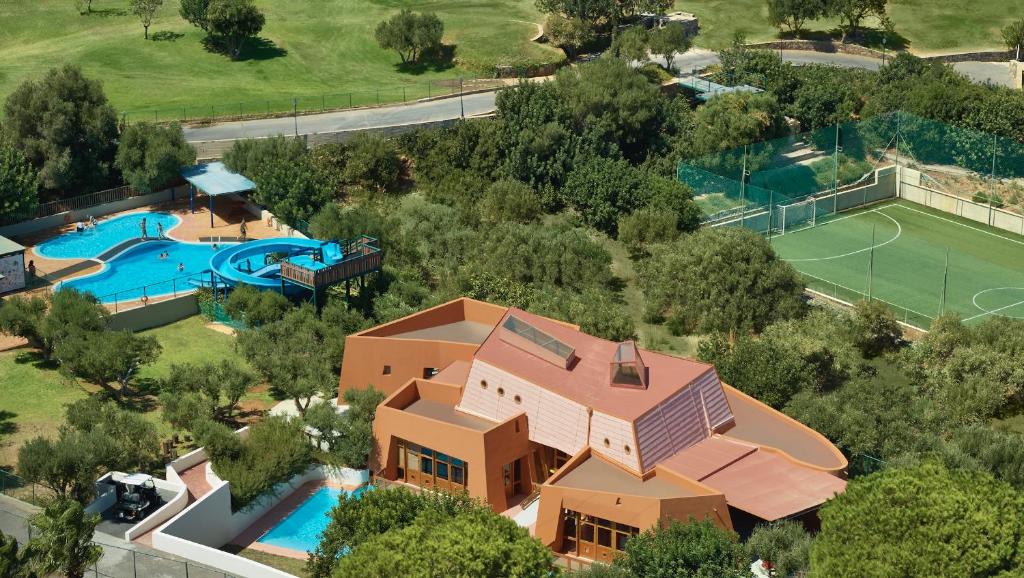 Bazén v ubytování Elounda Peninsula Luxury Resort, Six Senses Spa nebo v jeho okolí