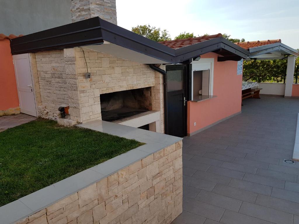 Budova, v ktorej sa apartmán nachádza