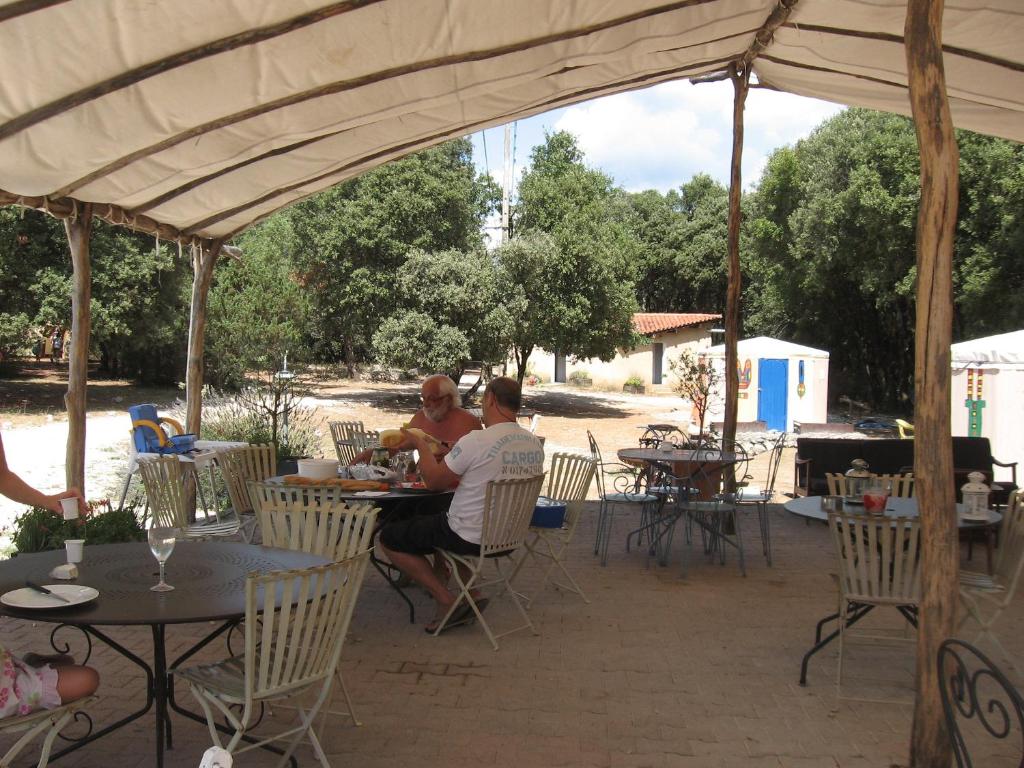 Gallery image of Camping Mille Étoiles in Labastide-de-Virac