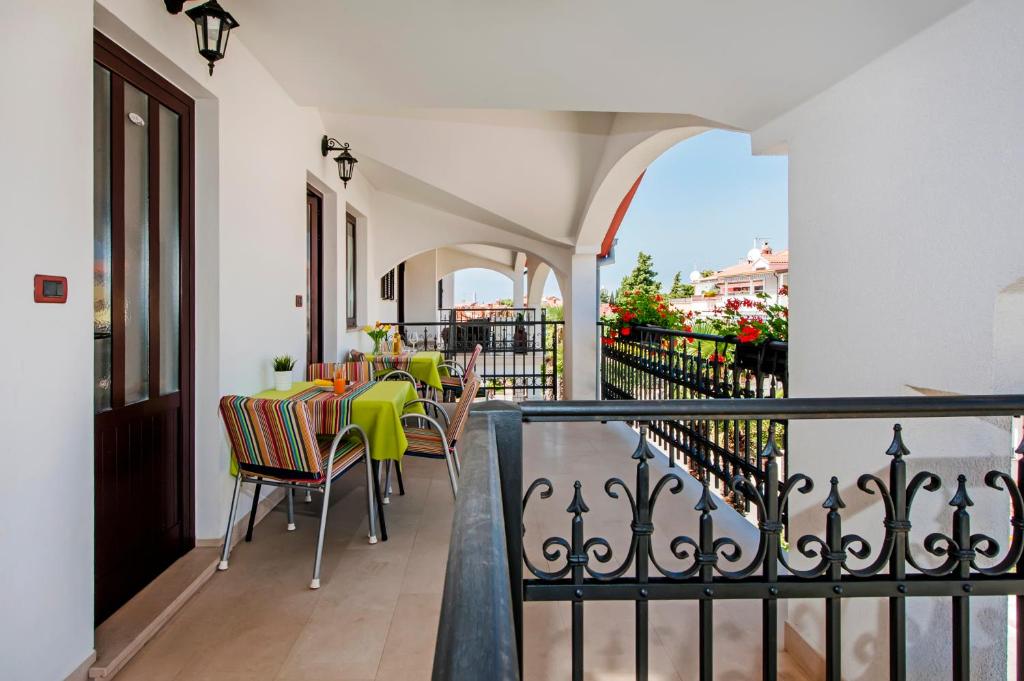 Balkon lub taras w obiekcie Apartments Modrušan
