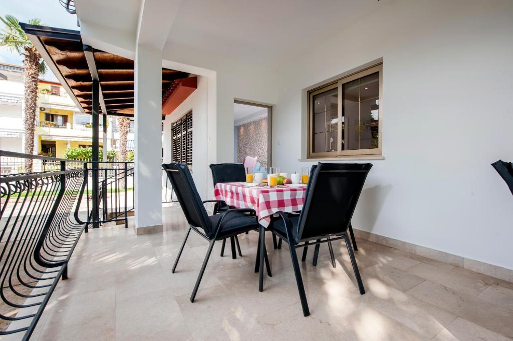 Balkon lub taras w obiekcie Apartments Modrušan