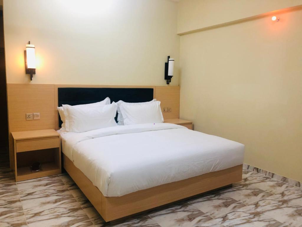 Season Inn Hotel - Apartamento De Una Habitación