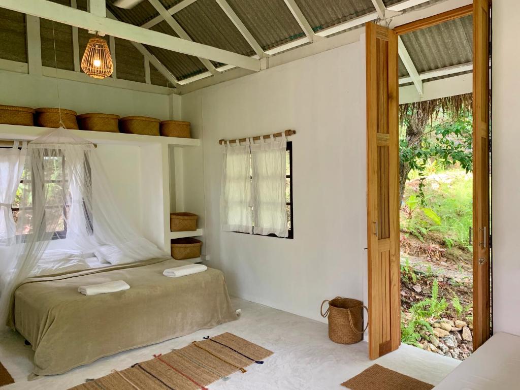 Coconut Beach Bungalows - 4