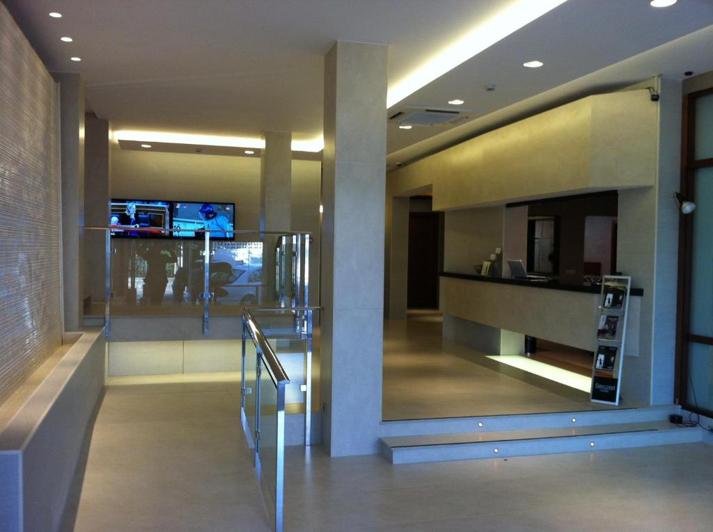 El vestíbulo o zona de recepción de Las Rocas Playa Hotel