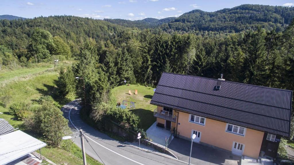 an aerial view of a house in the mountains at Apartman Sara - Delnice in Delnice