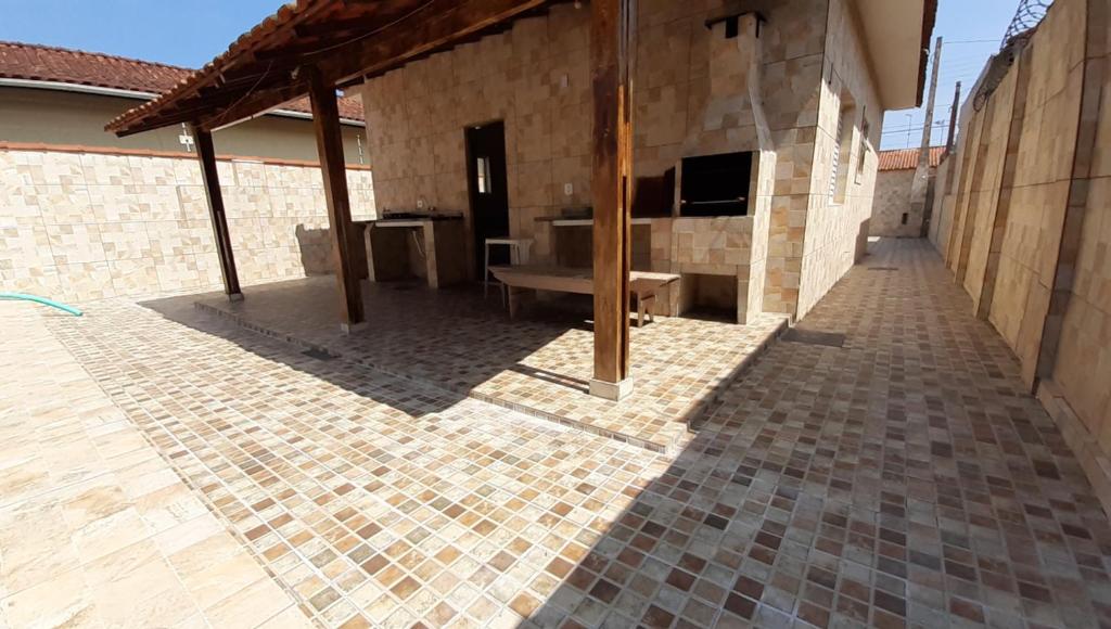  Casa com piscina ( jardim real)