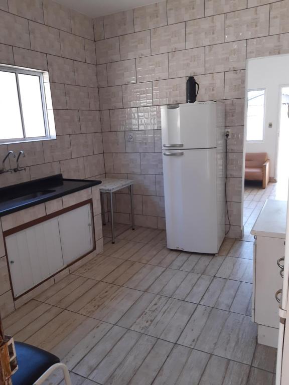  Casa com piscina ( jardim real)