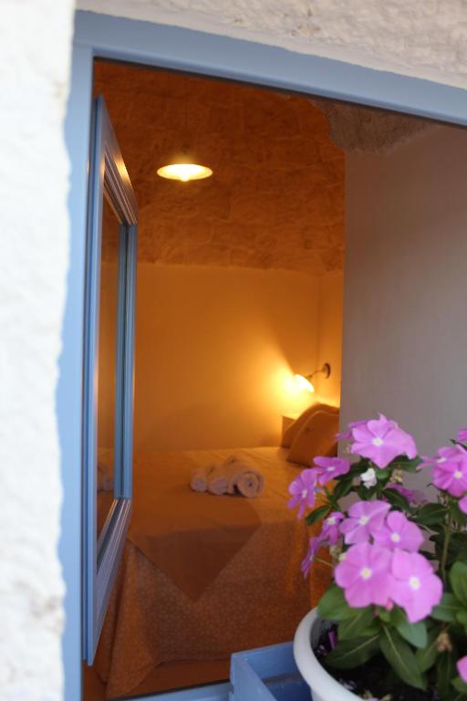Zdjęcie z galerii obiektu TRULLI COLIBRI' w mieście Locorotondo