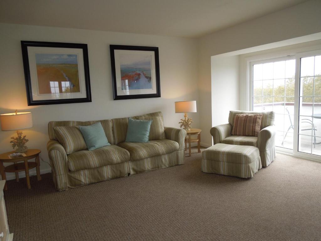 Montauk Manor - 