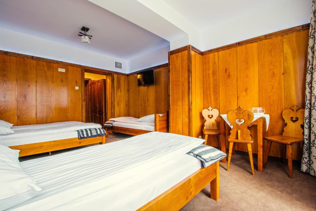 DW Kościelec - Quadruple Room With Bathroom
