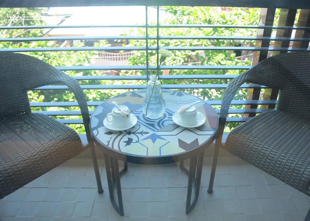 Commander Suites de Boracay - Double Double Double Room