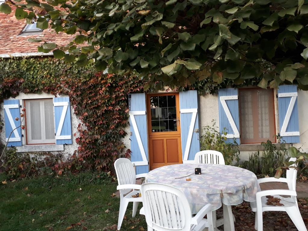 La maison de Xenos - Two-Bedroom House