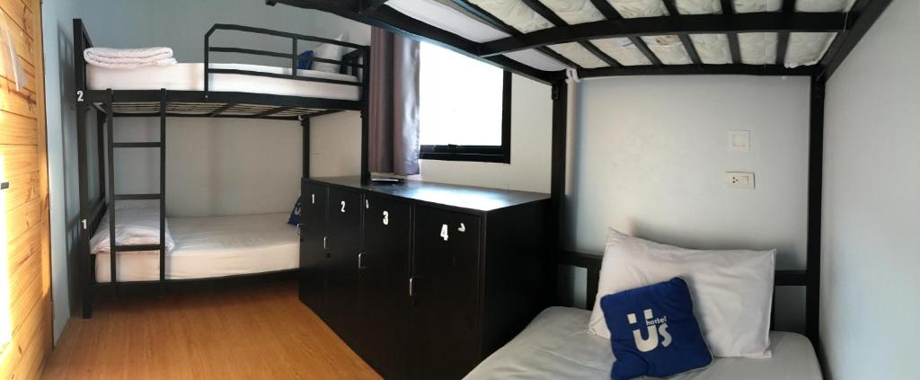 Postel nebo postele na pokoji v ubytování Us hostel samui