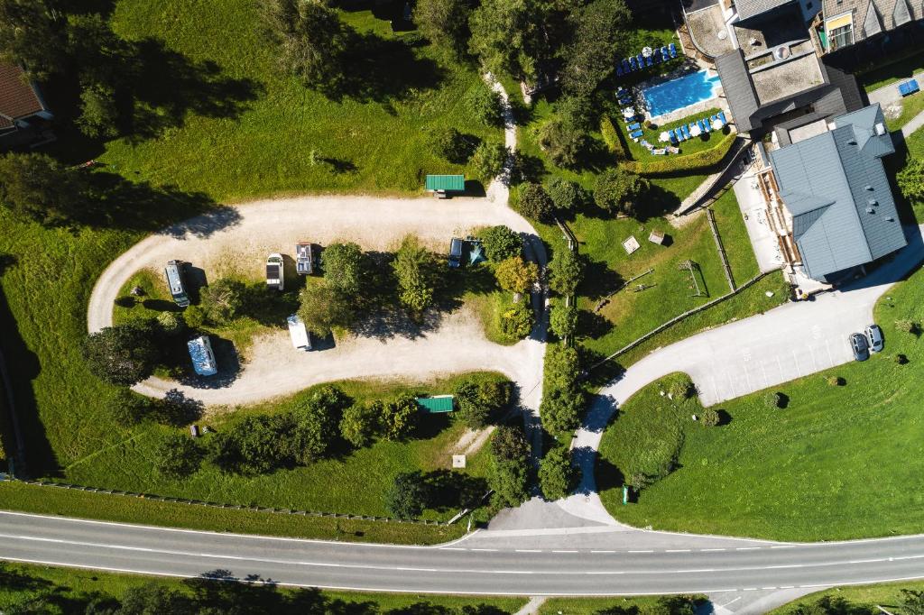 Pohľad z vtáčej perspektívy na ubytovanie Hotel Krimmlerfälle