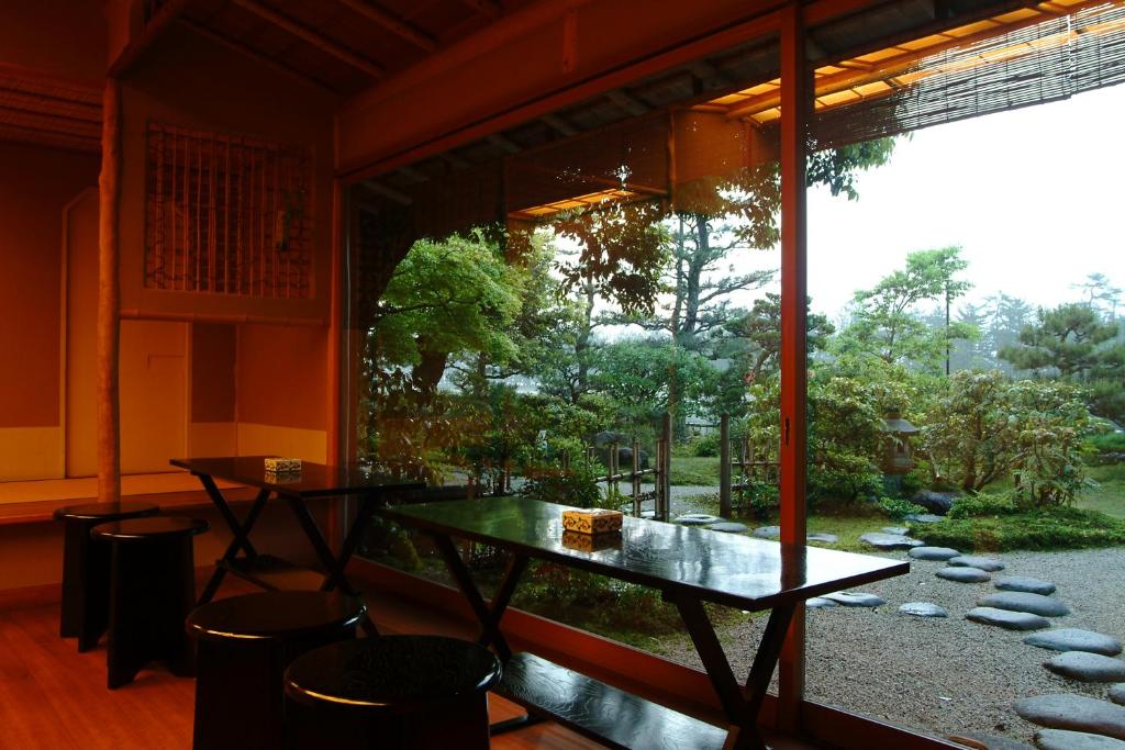 文珠荘 松露亭にあるシーティングエリア
