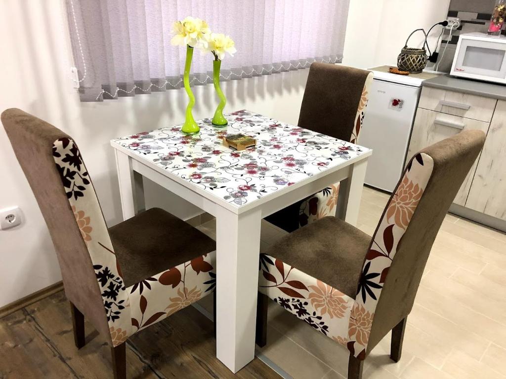Kuchyň nebo kuchyňský kout v ubytování Apartman Bondi