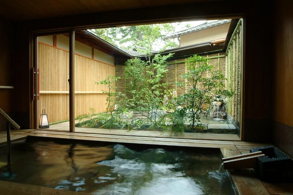 文珠荘 松露亭にある庭