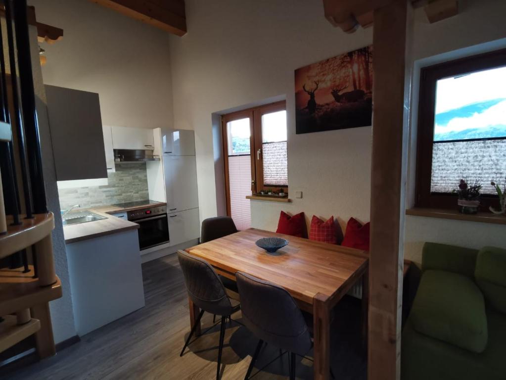 Kuchyň nebo kuchyňský kout v ubytování Appartement Reindl
