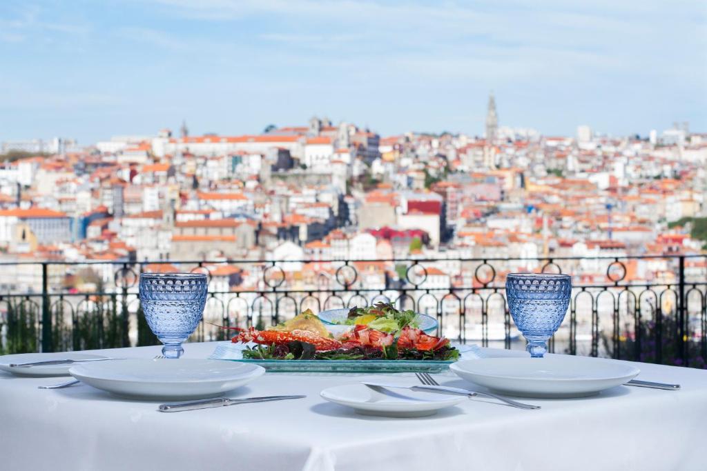 Uma visão geral de Vila Nova de Gaia ou uma vista da cidade tirada do hotel