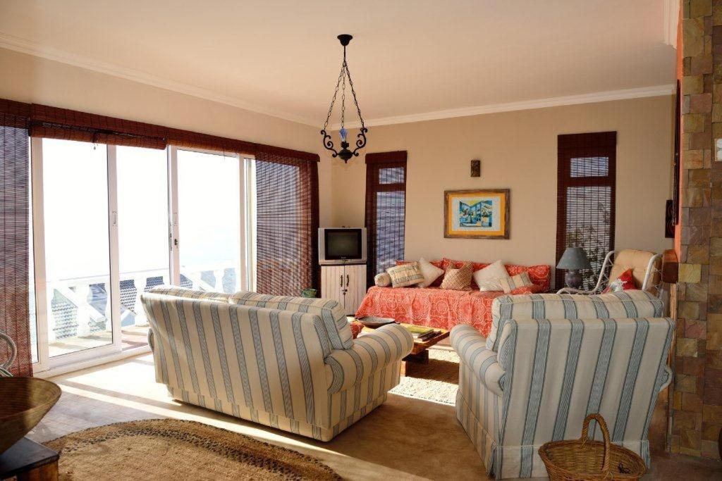 Gallery image of Ocean View Beach House in Simonʼs Town