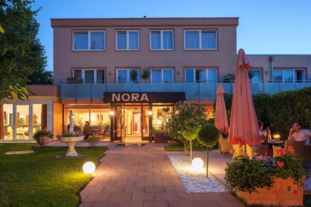 Zahrada ubytování Hotel Nora