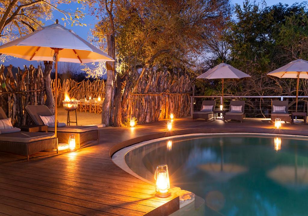 Bazén v ubytování aha Makalali Private Game Lodge nebo v jeho okolí