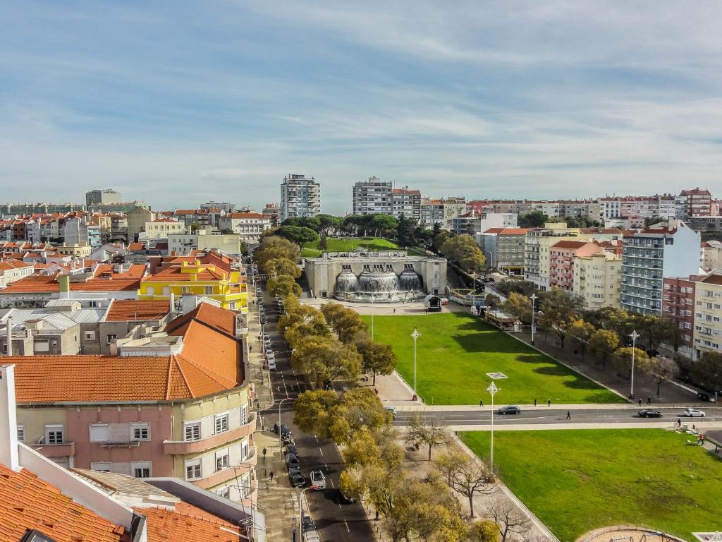Nespecifikovaný výhled na destinaci Lisabon nebo výhled na město při pohledu z hotelu