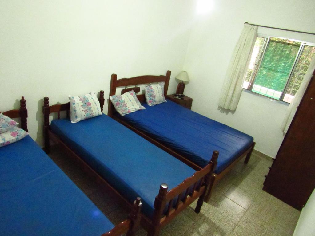  APTOS FAMILIA com AR CONDICIONADO UBATUBA Praia Pereque Acu