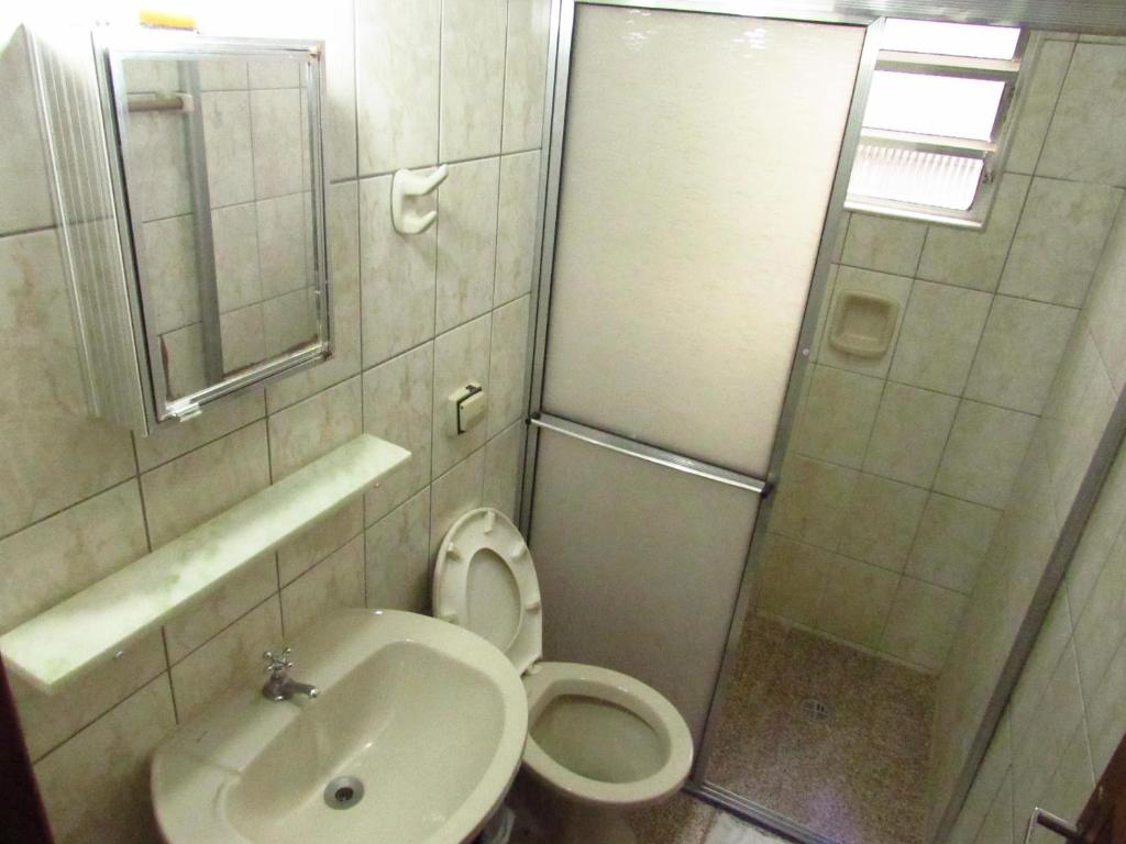  APTOS FAMILIA com AR CONDICIONADO UBATUBA Praia Pereque Acu