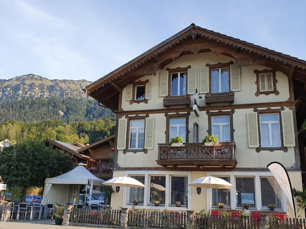Nespecifikovaný výhled na hory nebo výhled na hory při pohledu z hotelu