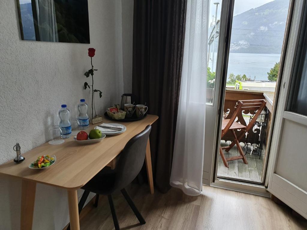 Nespecifikovaný výhled na hory nebo výhled na hory při pohledu z hotelu