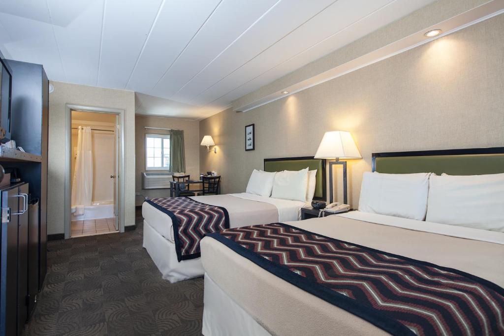 Carlton Inn Midway - Quarto Queen Com Duas Camas Queen Size