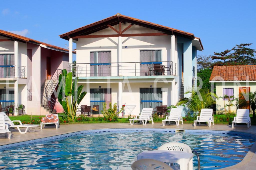  Apartamentos Luxo a 100 metros da Praia