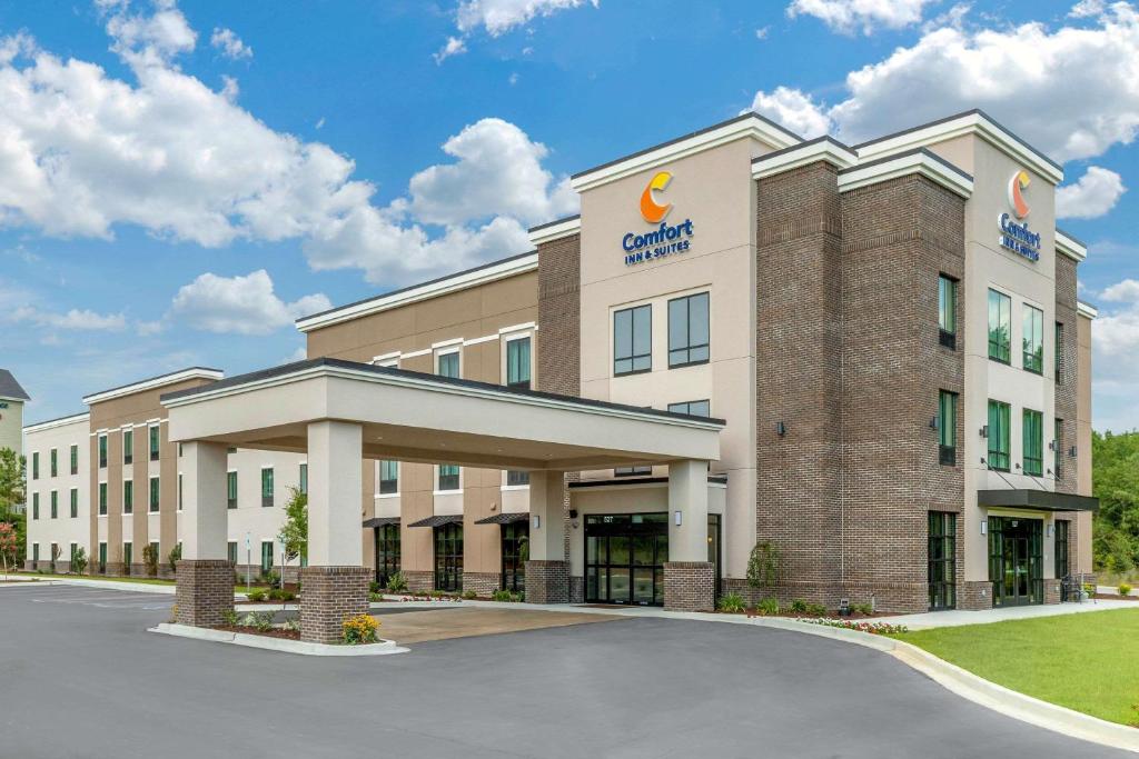 uma representação de uma estalagem e suites em Hampton em Comfort Inn & Suites em Florence