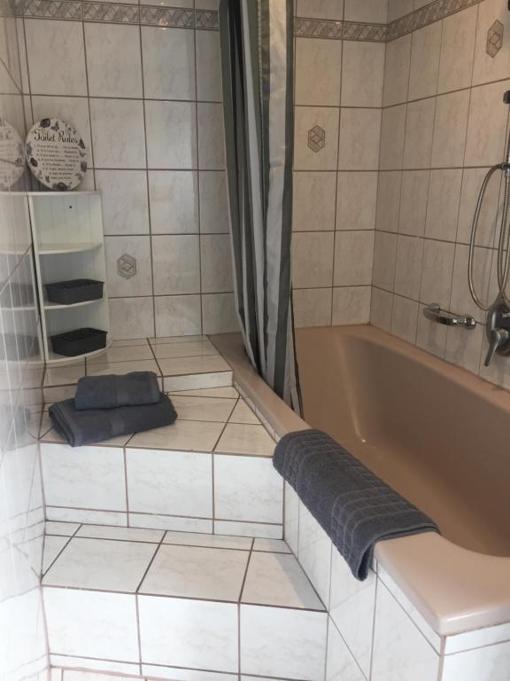 Klein Haus 12A - Double Or Twin Room With Bathroom