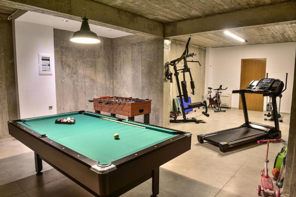 Posilňovňa alebo fitness centrum v ubytovaní Premium SeaView Villa GG with Private Pool, Sauna and Gym