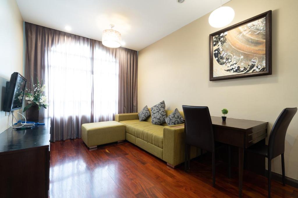 Greenview Ekkamai10 Suite - Suite With Balcony