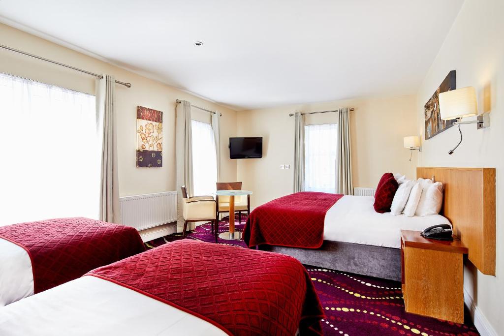 
Standard Triple Room
