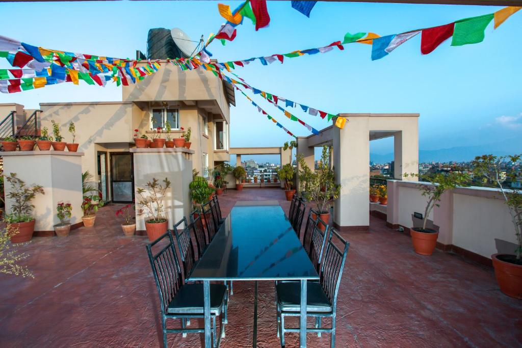 Bazén v ubytování Kathmandu Suite Home nebo v jeho okolí
