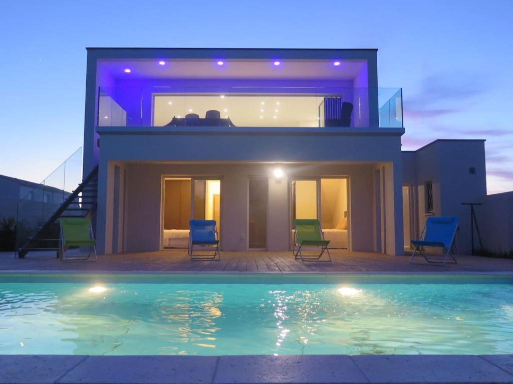 Πισίνα στο ή κοντά στο villa boileau