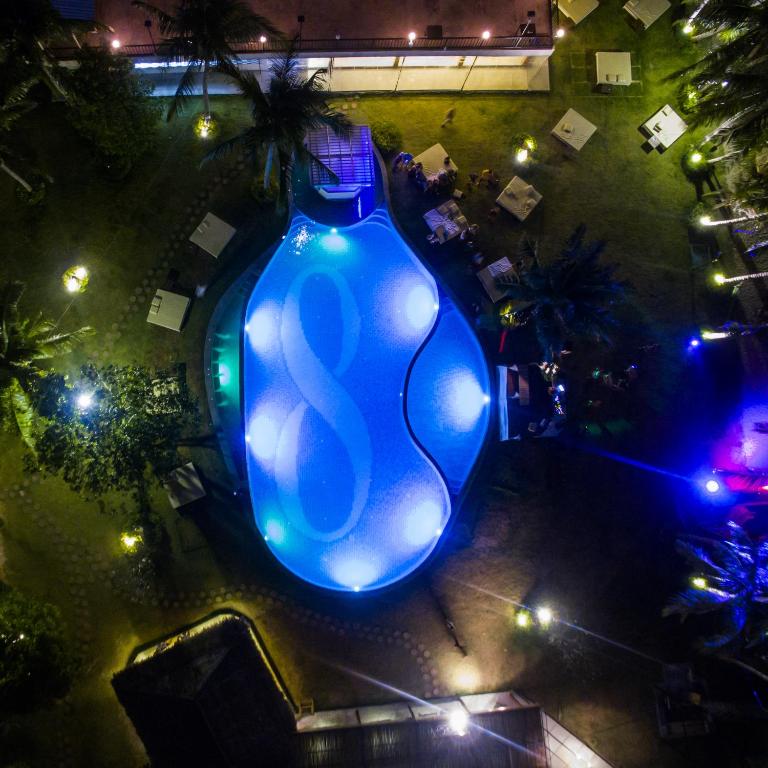 Bazén v ubytování Infinity Beach Club Resort & Hostel Koh Phangan nebo v jeho okolí