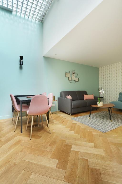 Apartment center of Paris by Studio prestige &#xD734;&#xC2DD; &#xACF5;&#xAC04;