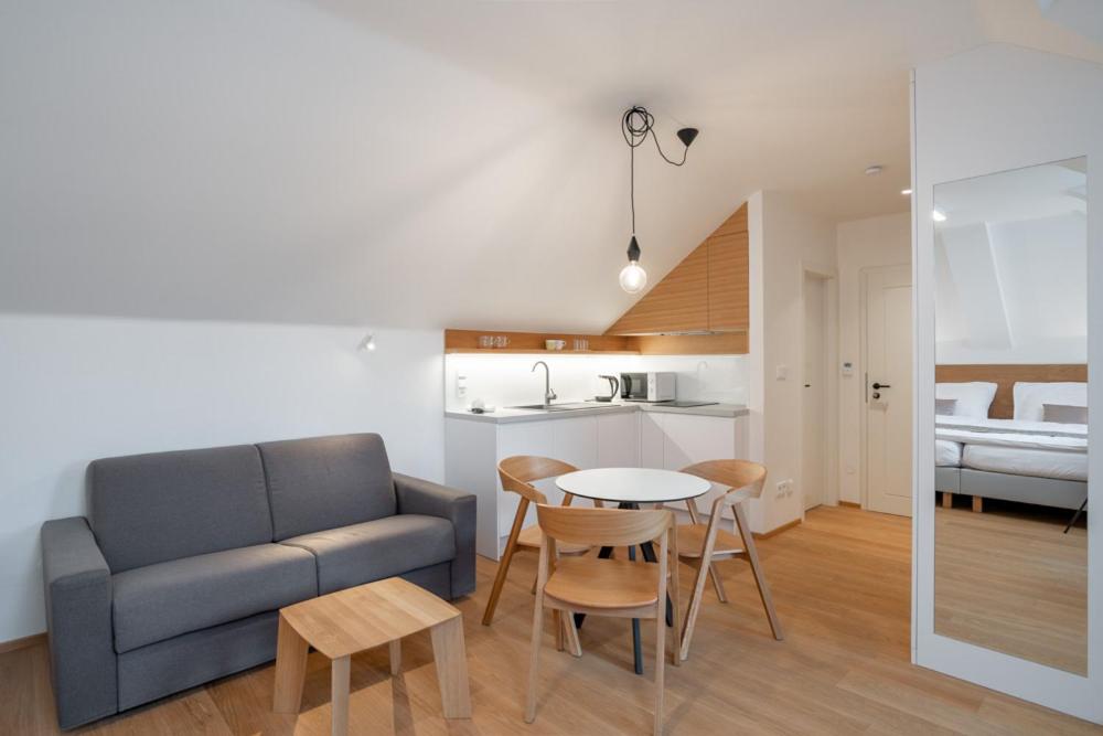Kuchyň nebo kuchyňský kout v ubytování Villa Rosenaw