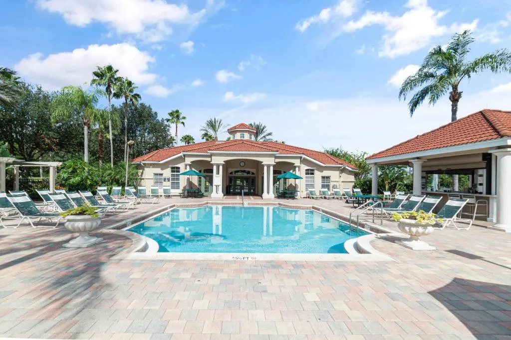 Lakefront, Southfacing Regal Manor in the Exclusive Emerald Island, Kissimmee, Statele Unite ale Americii