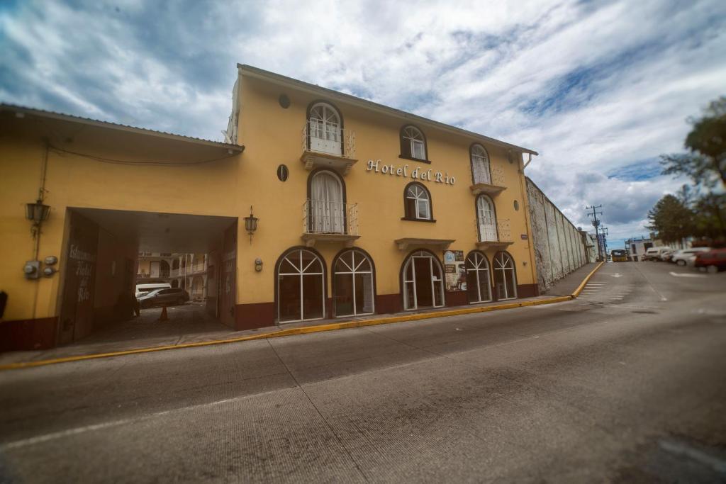 Budova, kde se hotel nachází