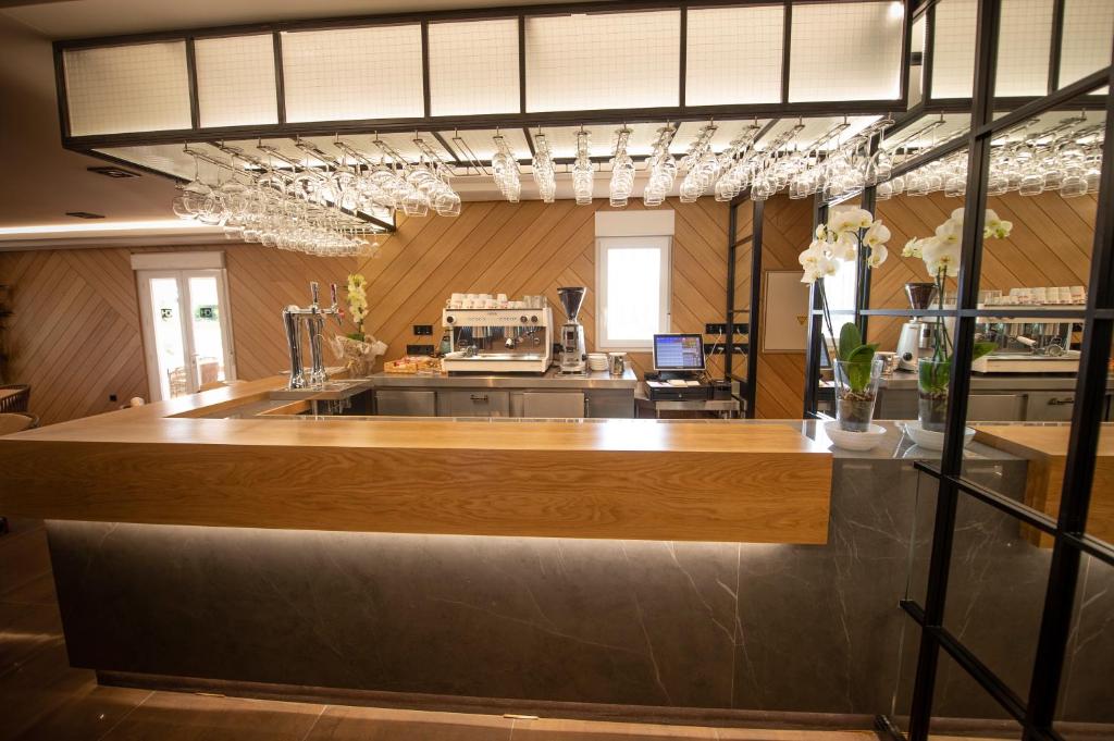 Kuchyňa alebo kuchynka v ubytovaní Hotel Diufain