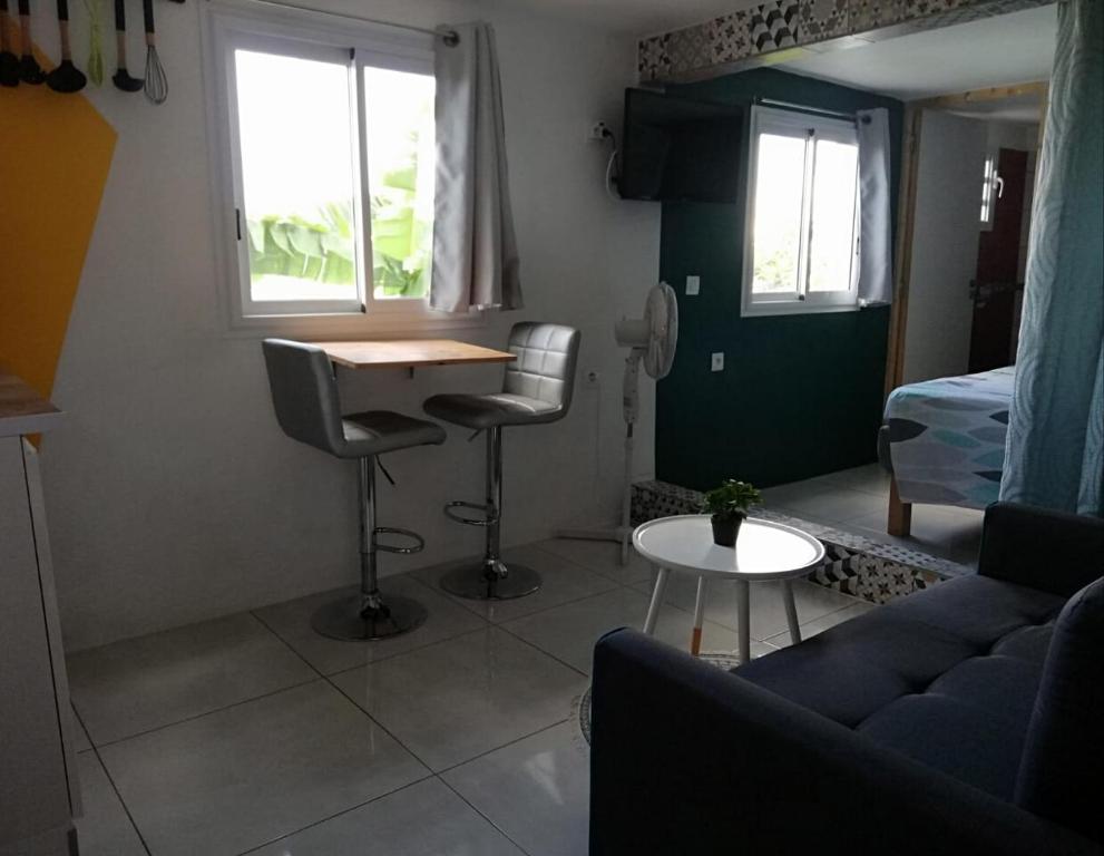 Posezení v ubytování Studio Évasion - Vue imprenable sur la mer