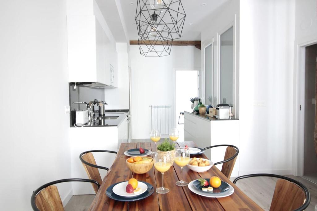 Kuchyň nebo kuchyňský kout v ubytování SunSet Bastian Apartment